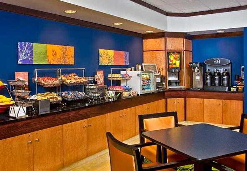 Fairfield Inn & Suites לייק סיטי מסעדה תמונה